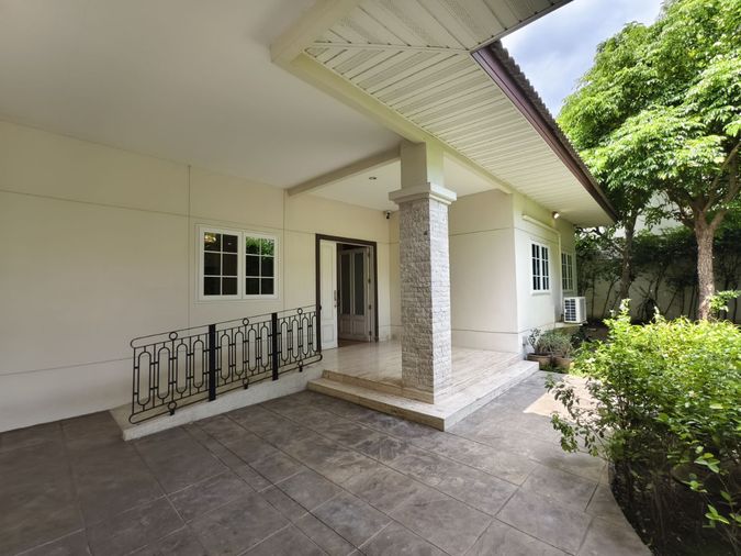 1-bed house for rent, 324 sqm, 154 sq wah, Lat Phrao