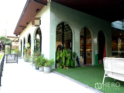 Retail spaces for rent DONKI Mall Thonglor   : For rent Retail Space 157 sqm in Khlong Tan Nuea, Watthana, Bangkok BTS Ekkamai