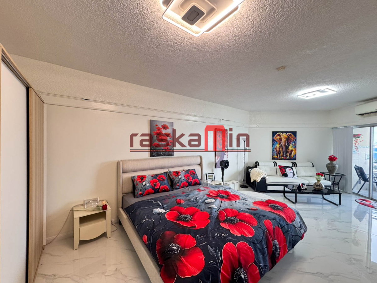 picture For Sale – The Markland Condo (Studio Unit) - 4/9