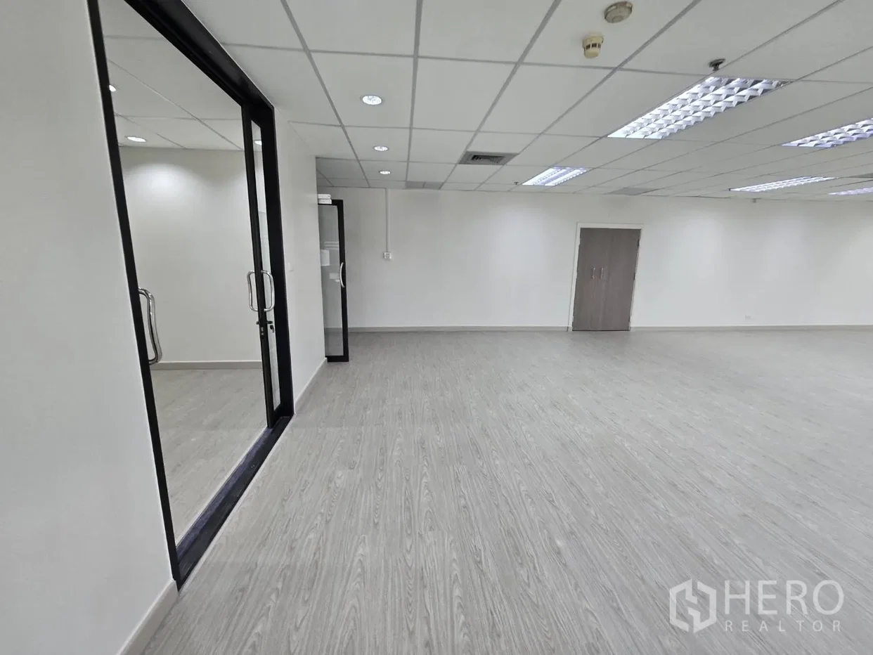รูป ให้เช่า ออฟฟิศ 358 ตรม คลองเตย คลองเตย กรุงเทพมหานคร BTS อโศก - รูปที่ 9/14