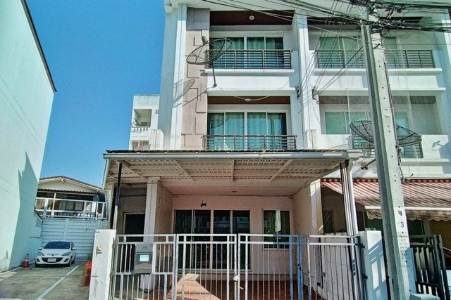 รูป A003 ขายทาวน์เฮ้าส์ 3 ชั้น บ้านกลางเมือง ลาดพร้าว 101 แขวง คลองจั่น เขตบางกะปิ จ.กรุงเทพมหานคร - รูปที่ 1/8