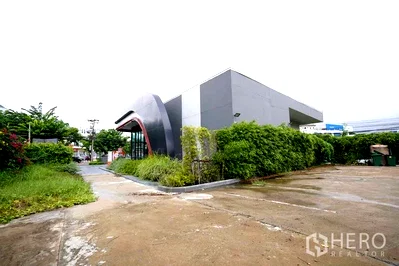 Retail spaces for rent Central Plaza Bang Na : For rent Standalone 400 sqm in Bang Chak, Phra Khanong, Bangkok BTS Udom Suk