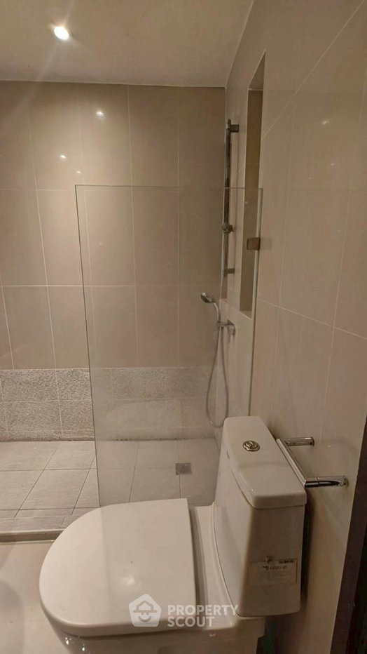 รูป คอนโด 1 ห้องนอน ชั้นสูง ชั้น 21 Sathorn Gardens ใกล้ MRT Silom (ID 510352) - รูปที่ 16/17