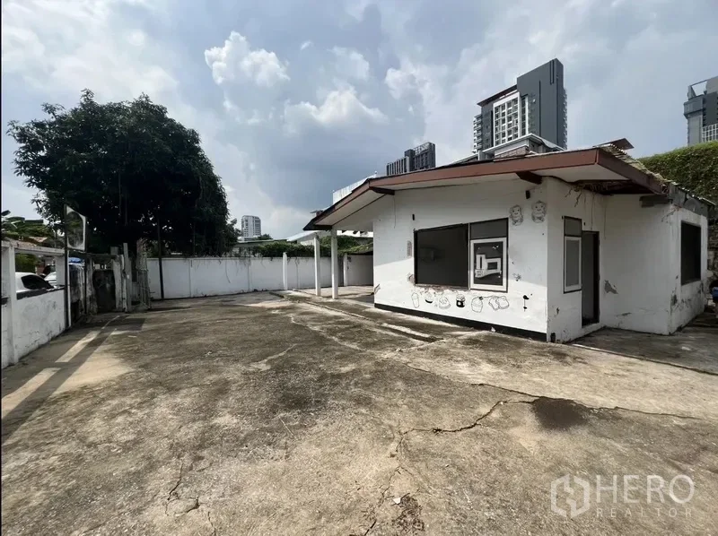 picture For rent Detached House in Phra Khanong, Bangkok BTS Punnawithi - 1/7