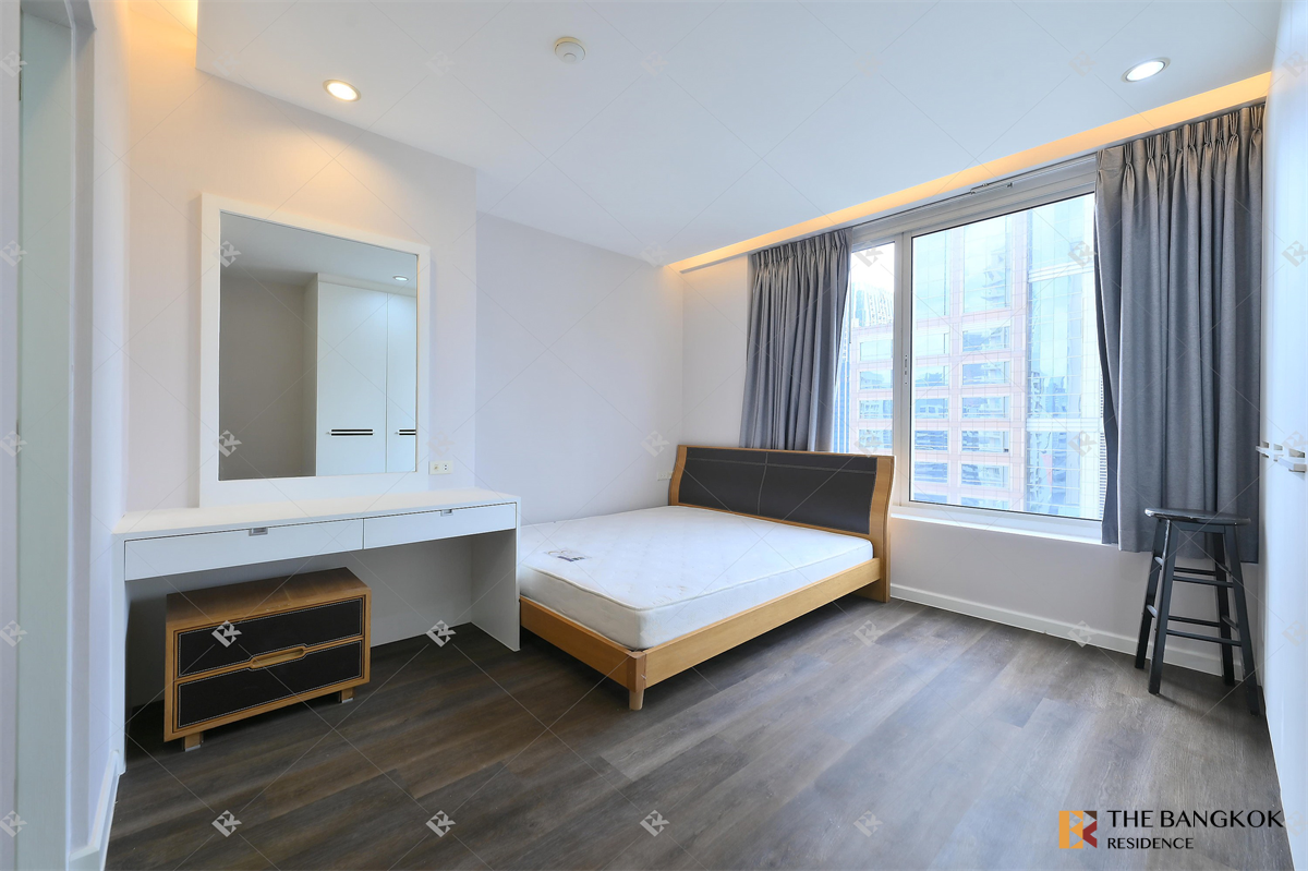 picture Luxury Unit, Ready for You Without the Wait Langsuan Ville near BTS Ratchadamri - 1/10
