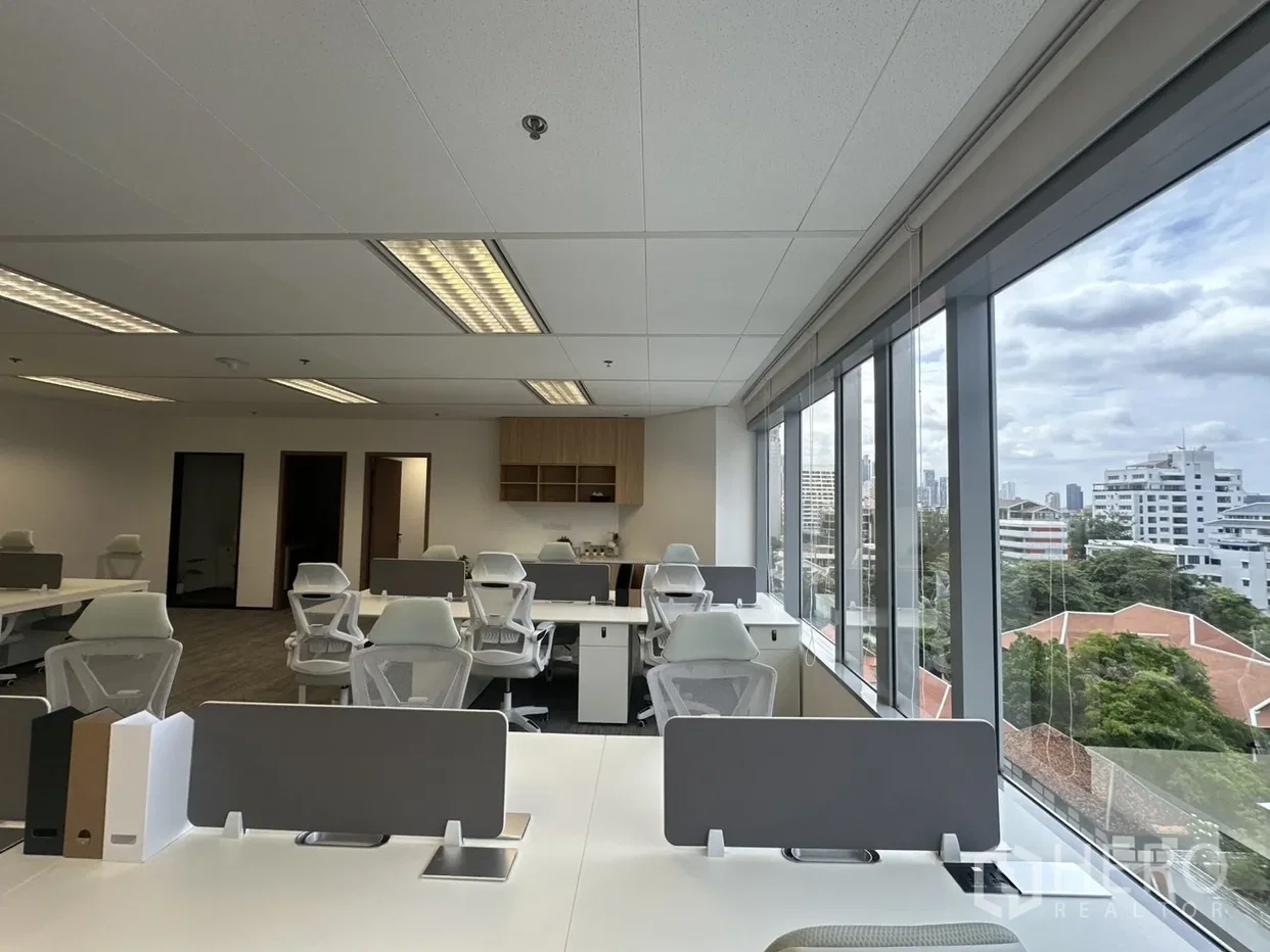 picture For rent Office Space 142 sq.m. in Lumphini, Pathum Wan, Bangkok BTS Phloen Chit - 9/16