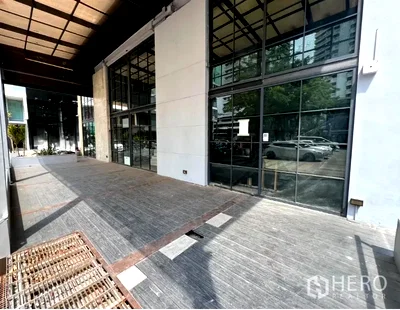 เช่าพื้นที่ขายของ ถนนสุขุมวิท : ให้เช่า พื้นที่ขายของ 248 ตรม คลองตันเหนือ วัฒนา กรุงเทพมหานคร BTS พร้อมพงษ์