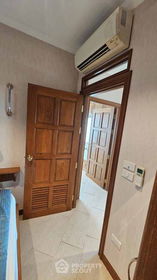 picture Spacious 2-BR 141 Sqm At View Talay 7 Condominium Jomtien (ID 3281933) - 31/51