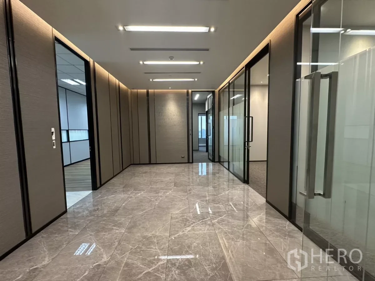 รูป ให้เช่า ออฟฟิศ 410 ตรม สุขุมวิท คลองเตยกรุงเทพมหานคร BTS อโศก - รูปที่ 1/17