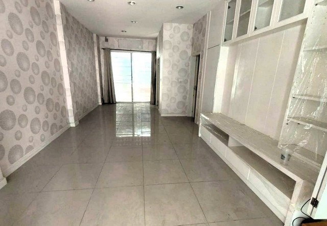 รูป A003 ขายทาวน์เฮ้าส์ 3 ชั้น บ้านกลางเมือง ลาดพร้าว 101 แขวง คลองจั่น เขตบางกะปิ จ.กรุงเทพมหานคร - รูปที่ 3/8
