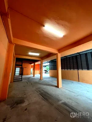 Factory for rent Ratchadaphisek Road : For rent Warehouse 268 sqm in Din Daeng, Din Daeng, Bangkok