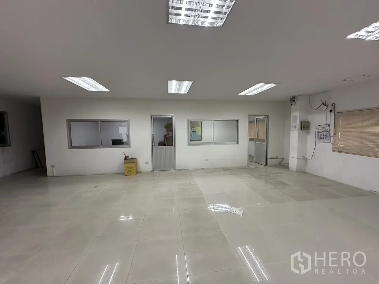รูป ให้เช่า โรงงาน 1800 ตรม บางพลี สมุทรปราการ - รูปที่ 23/30