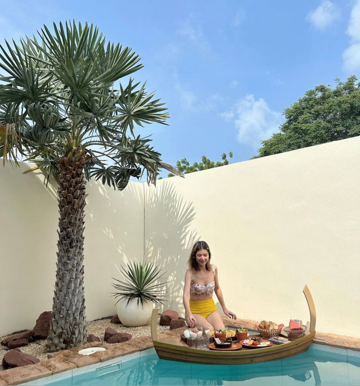 picture Resort for sale on Koh Larn – 65 million Baht. - 9/24