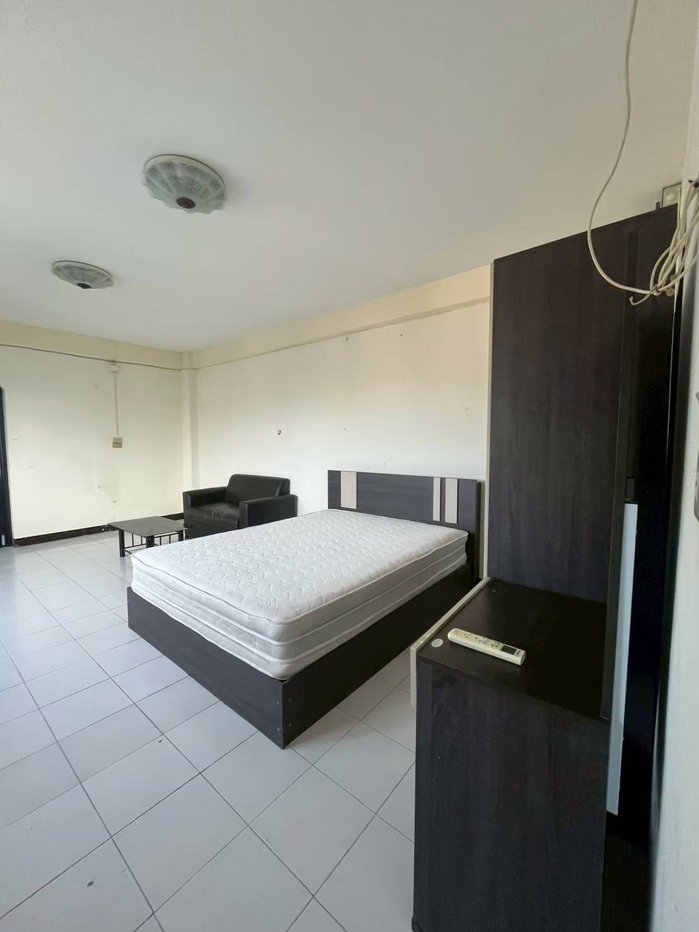 picture For rent 107 Baring Condo Ready to move in - 2/6