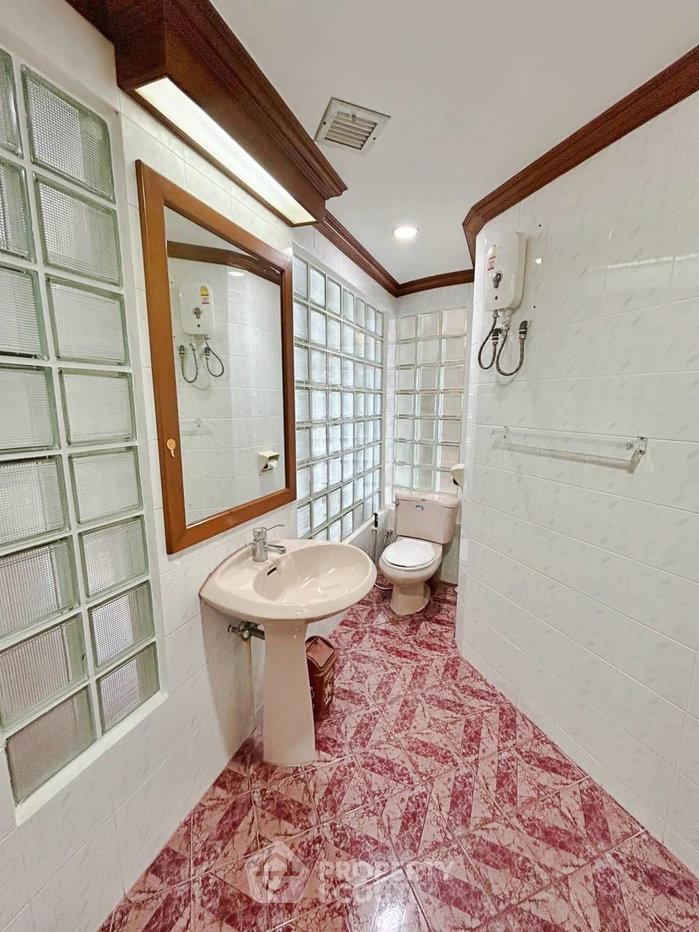 รูป คอนโด 2-ห้องนอน ที่ ซิลเวอร์ บีช ใกล้ ปราสาทสัจธรรม (ID 3281889) - รูปที่ 7/42