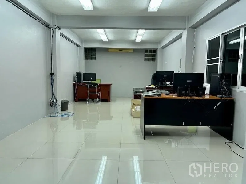 รูป ขาย ตึกแถว 480 ตรม บางโคล่ บางคอแหลม กรุงเทพมหานคร - รูปที่ 13/20