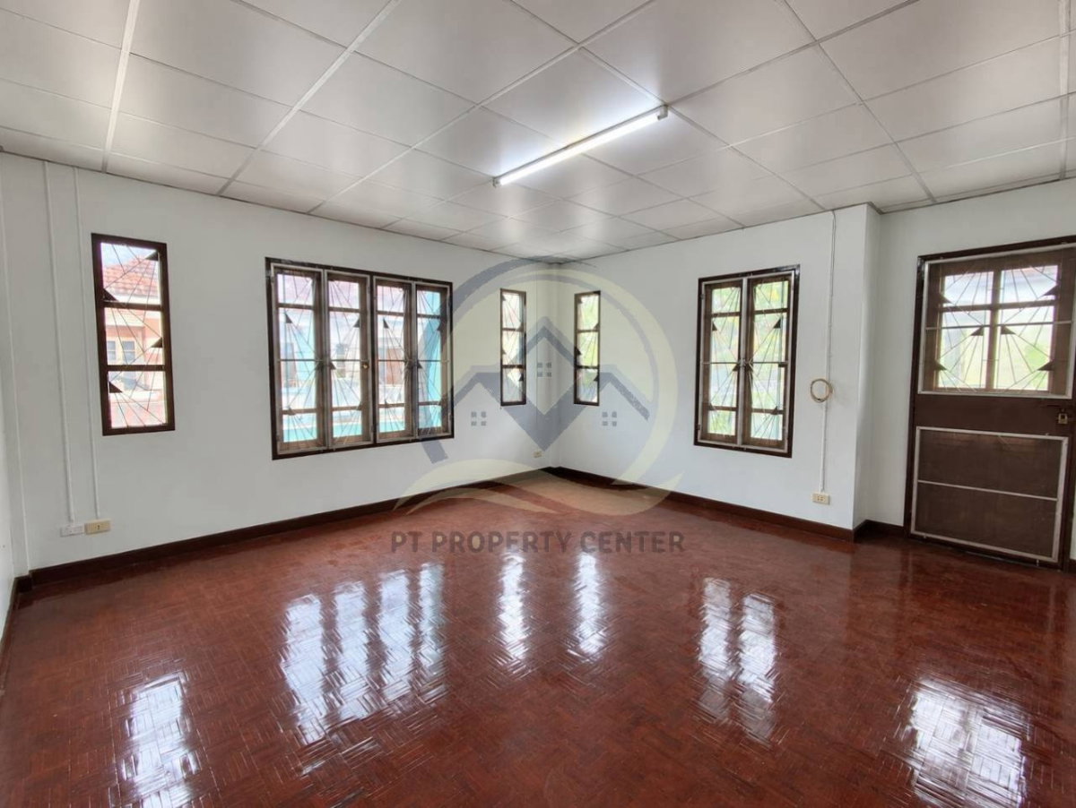 รูป หมู่บ้านบุศรินทร์ รังสิต 1 ถนนรังสิต-นครนายก 46 (ลำลูกกา 11) ปทุมธานี  บ้านเปล่าหลังริมพร้อมอยู่ ราคาพิเศษ เปิดกว้างสำหรับเจรจา สามารถต่อรองได้  - รูปที่ 18/26