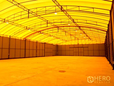 Factory for rent Ratchadaphisek Road : For rent Warehouse 1644 sq.m. in Bang Kapi, Huai Khwang, Bangkok