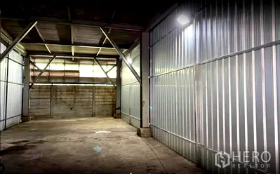 Factory for rent : For rent Warehouse 2000 sqm in Phra Samut Chedi, Samut Prakan
