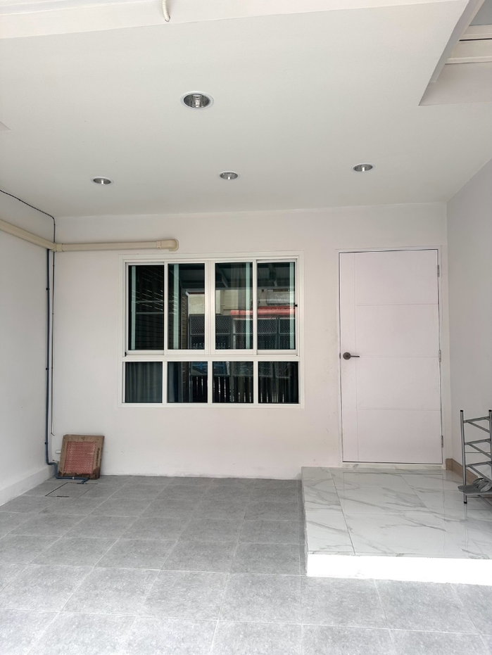 รูป  ให้เช่าทาวน์เฮาส์รีโนเวทใหม่ พุดตาน เพชรเกษม 81 | Owner Post - รูปที่ 2/12