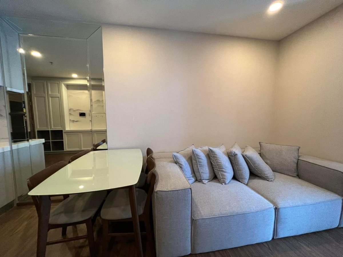 รูป คอนโดรัชดา 1BR ราคาคุ้ม | 44.72 ตร.ม. ต่ำกว่าราคาตลาด 2.03% - U1169104 - รูปที่ 2/9