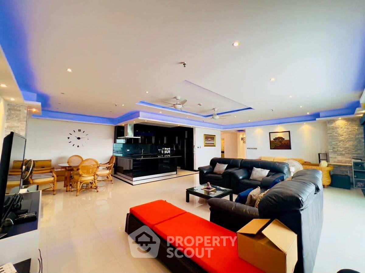 picture 2-BR Condo at View Talay 3 close to Phratamnak (ID 3281926) - 24/41