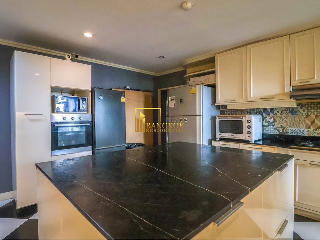 picture Oriental Towers | Spacious 3 Bed Condo For Sale in Ekkamai - BR60660CD - 12/31