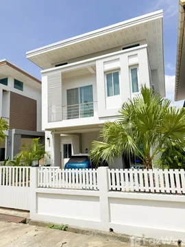 3 Bedroom Townhouse for rent in Bo Phut, Surat Thani 5768396
