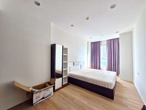 8750, 1 Br. condo for rent at Supalai Lite Sathorn-Charoenrat.