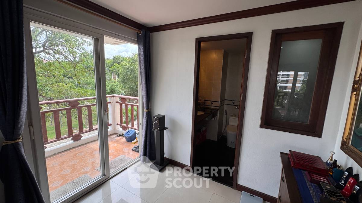 picture Spacious 1-BR 104 Sqm At Royal Hill Resort Condominium (ID 3281840) - 16/31