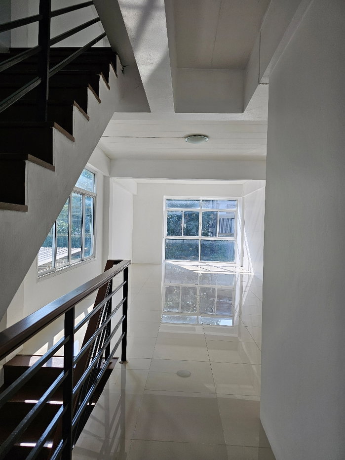 รูป ขายอาคารพาณิชย์ 3 ชั้น ห้องหัวมุม 30.6 ตร.ว. ใจกลางเมืองแม่ฮ่องสอน - รูปที่ 8/12