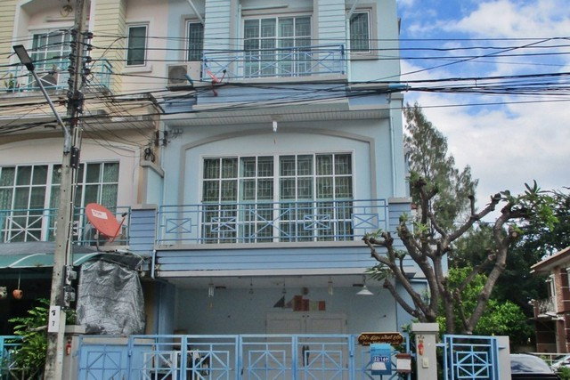 รูป A8_0573 ขายทาวน์เฮ้าส์ 3 ชั้น ทรัพย์รุ่งเรือง แขวง บางมด เขตทุ่งครุ จ.กรุงเทพมหานคร - รูปที่ 4/4
