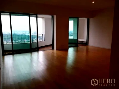 Condos for sale : For sale 2 Bedroom Condominium in The Pano in Yan Nawa, Bangkok