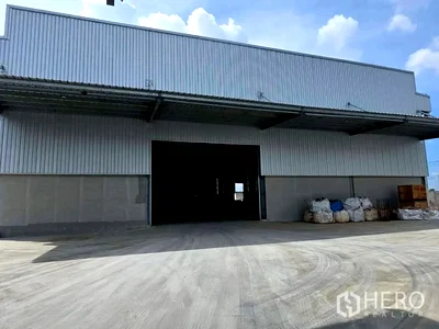 Factory for rent : For rent Warehouse 4000 sq.m. in Bang Bo, Samut Prakan