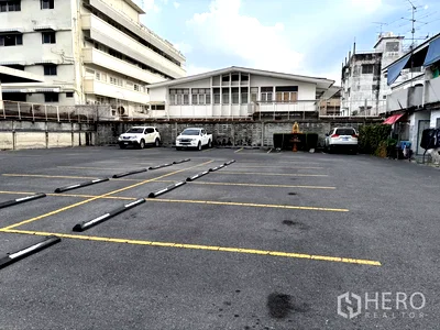 Land for rent BTS Chong Nonsi : Land 300 sq.w. in Chan Rd, Sathon Thung Wat Don, Bangkok