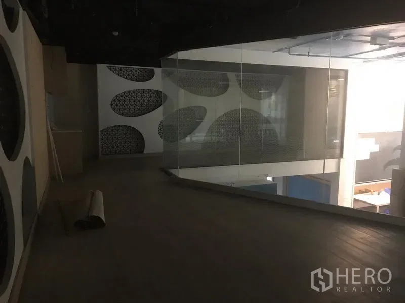 picture For rent Retail Space 361 sqm in Khlong Tan, Khlong Toei, Bangkok - 2/4
