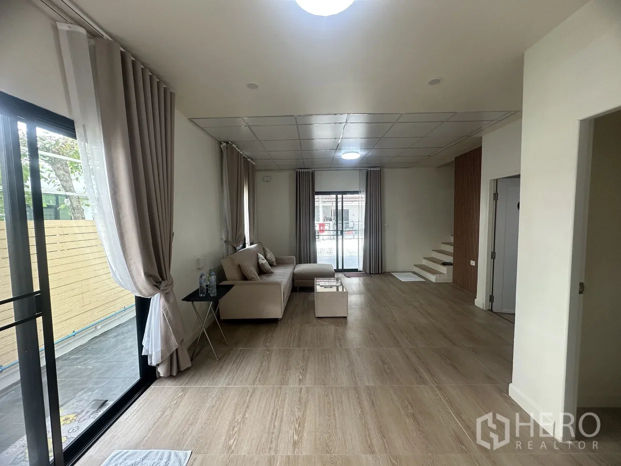 รูป ขาย ทาวน์เฮาส์ 4 ห้องนอน Baan Fah Piyarom Terrace Phase 12 ลาดสวาย ลำลูกกา ปทุมธานี - รูปที่ 10/17