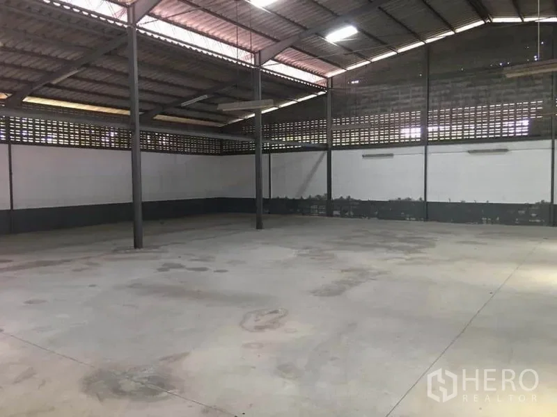 รูป ให้เช่า โกดัง 2000 ตรม ท้ายบ้านใหม่ เมืองสมุทรปราการ สมุทรปราการ - รูปที่ 1/10