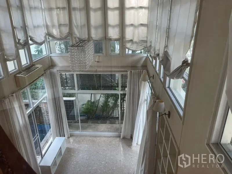 รูป ให้เช่าหรือขาย บ้านเดี่ยว 5 ห้องนอน คันนายาว กรุงเทพมหานคร - รูปที่ 3/10