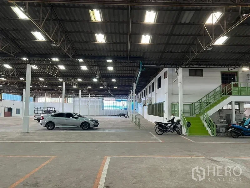 picture For rent Warehouse 2500 sqm in Mueang Samut Prakan, Samut Prakan BTS Bearing - 2/7