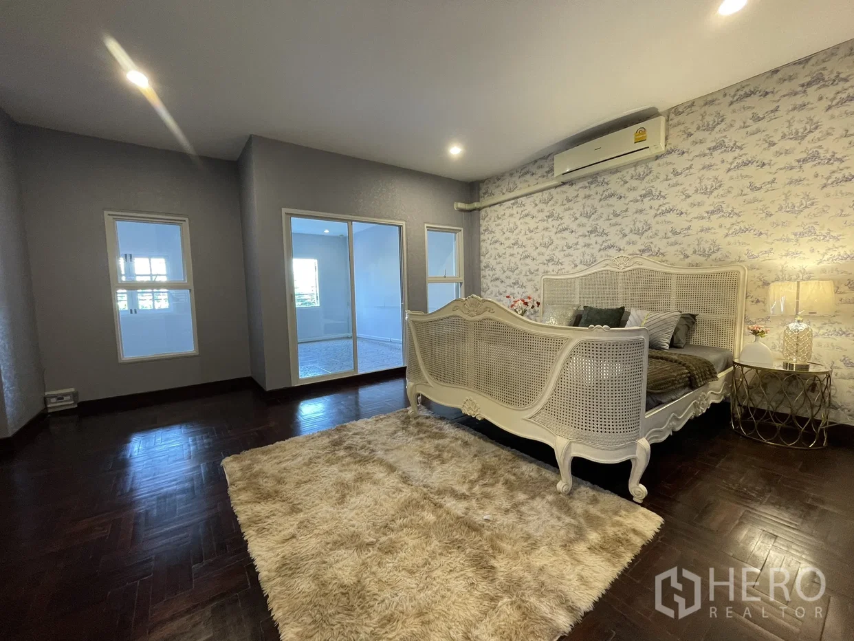 picture For rent Shophouse 200 sqm in Bang Kapi, Bangkok - 12/25