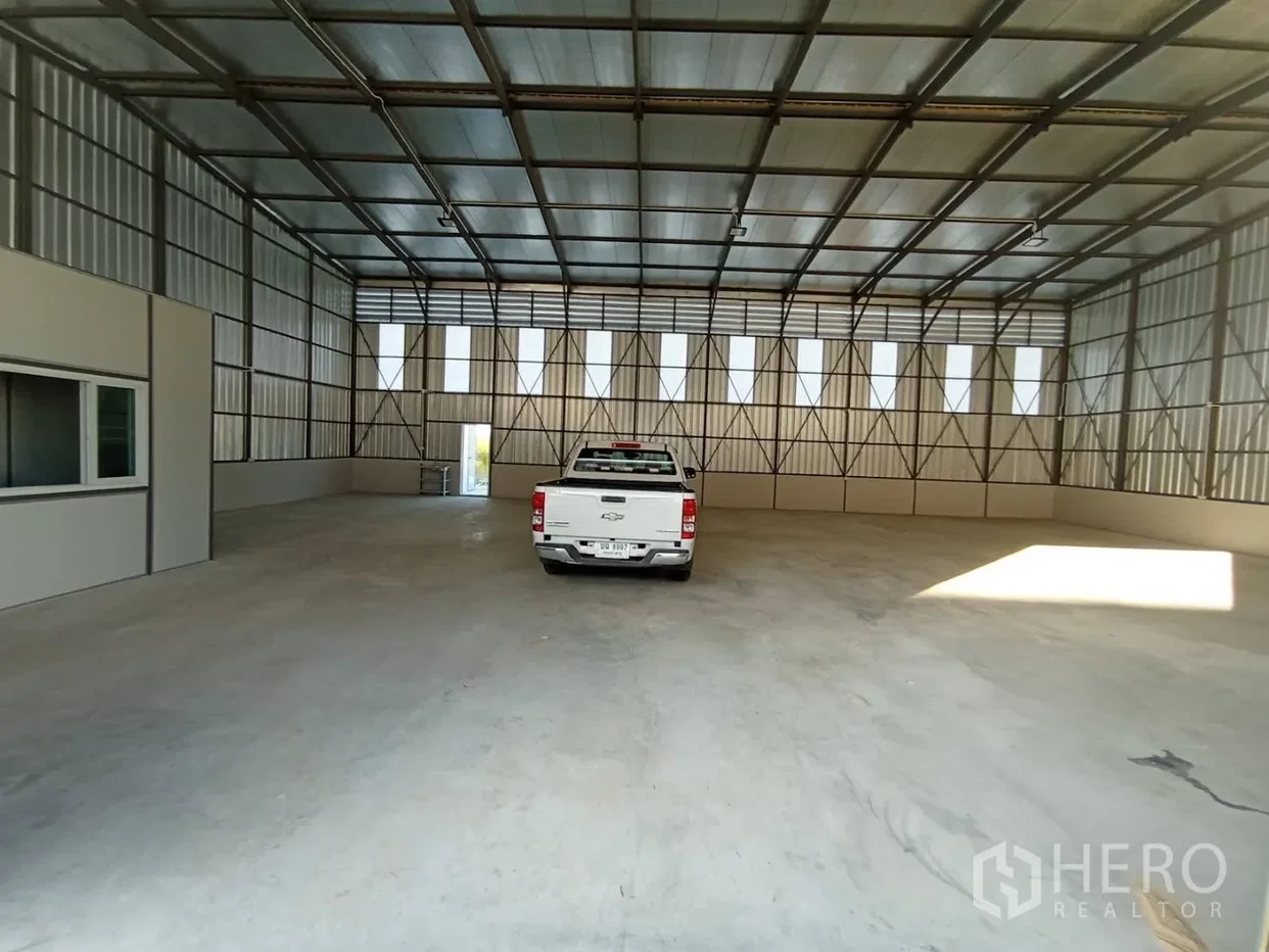 picture For rent Warehouse 300 sqm in Phraek Sa, Mueang Samut Prakan, Samut Prakan - 3/5