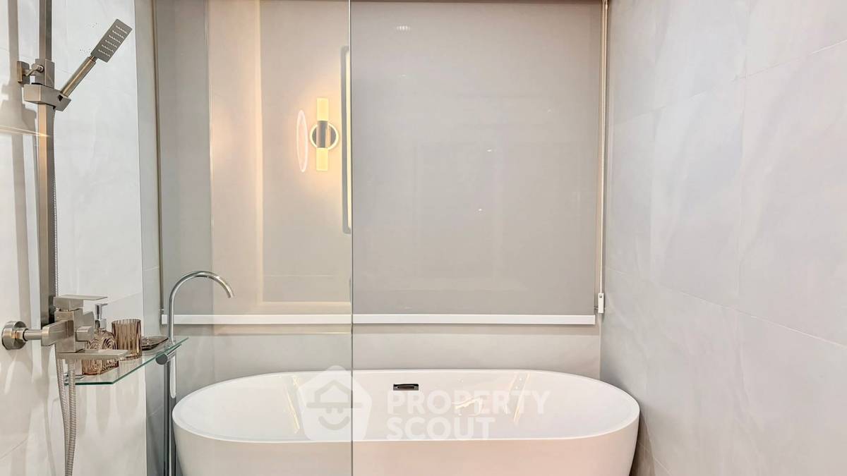picture 1-BR Condo For Sale At View Talay 3, Phratamnak (ID 3281931) - 9/18