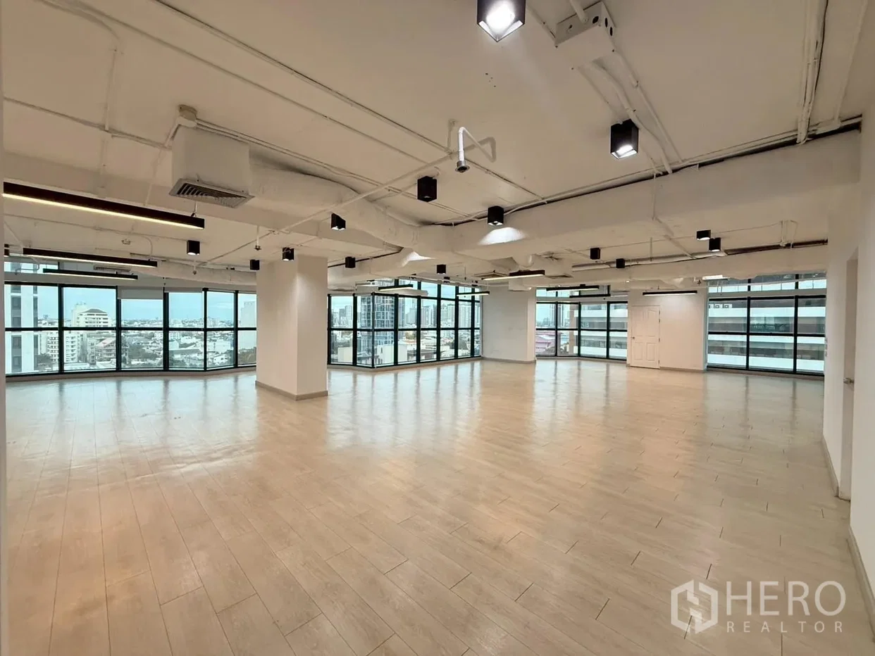 picture For rent Office Space 200 sqm in Watthana, Bangkok - 3/8