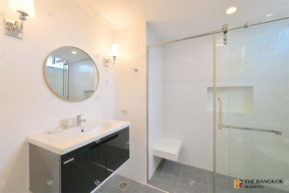 picture Luxurious Design, Elevated Atmosphere Ruamsuk Condominium - 9/10