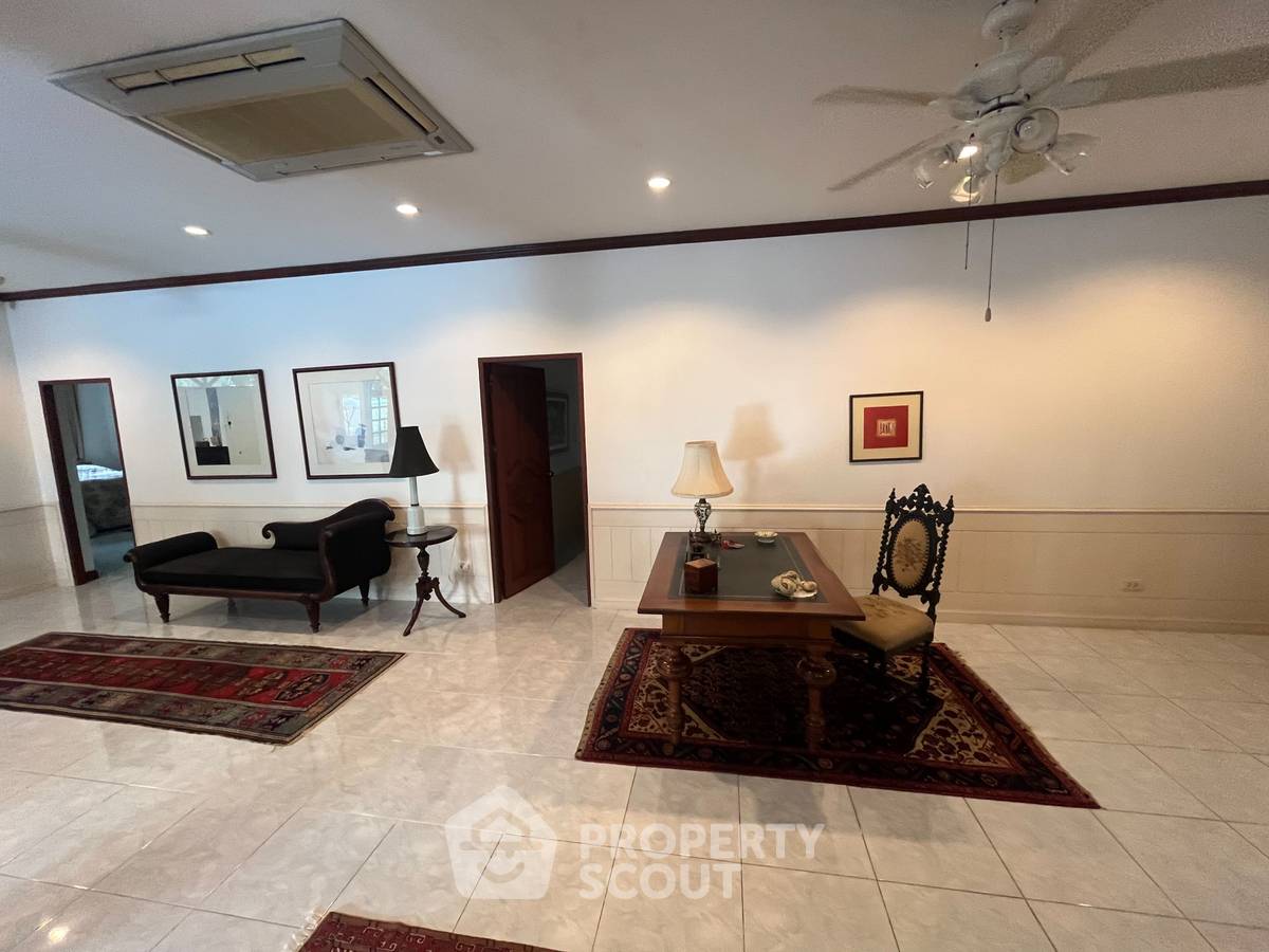 picture Unique 6-BR Pool Villa next to Market Village (ID 3293800) - 22/49