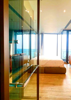 Condos for rent : Luxury Beachfront Sea View Condo for Rent  at Arom Wongamat Pattaya | 1 Bedroom | On the 10th Floor | Size 39 Sq.m.
