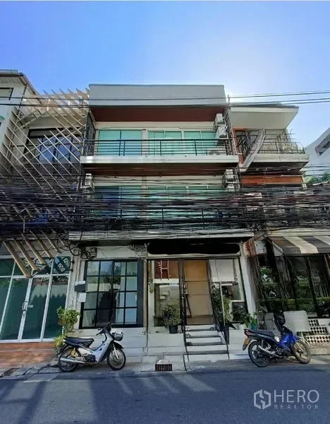 รูป ขาย ตึกแถว 270 ตรม สีลม บางรัก กรุงเทพมหานคร - รูปที่ 2/9