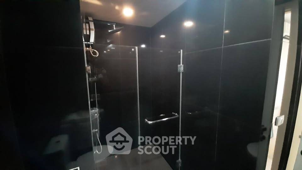 picture 2-BR Condo at Rhythm Sukhumvit 36-38 near BTS Thong Lor (ID 3292178) - 11/39