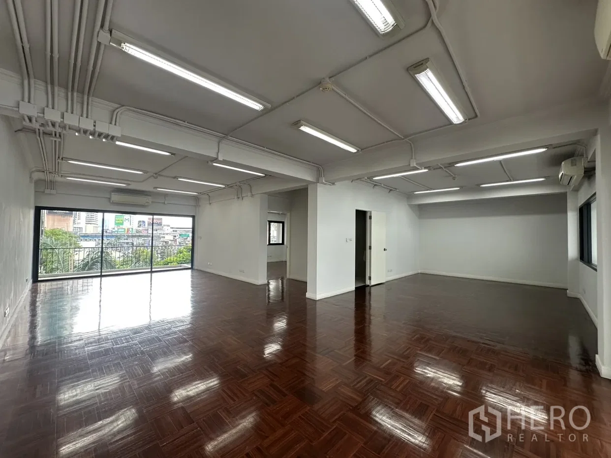 รูป ให้เช่า ออฟฟิศ 120 ตรม คลองเตยเหนือ วัฒนา กรุงเทพมหานคร BTS อโศก - รูปที่ 1/8